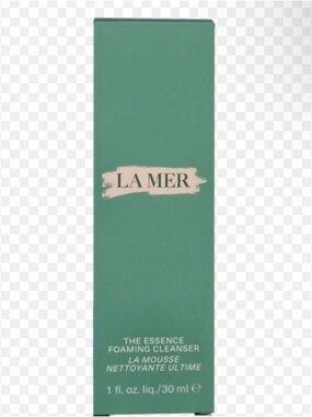 La Mer Foaming Cleanser - Seafoam Green Packaging with White Logo